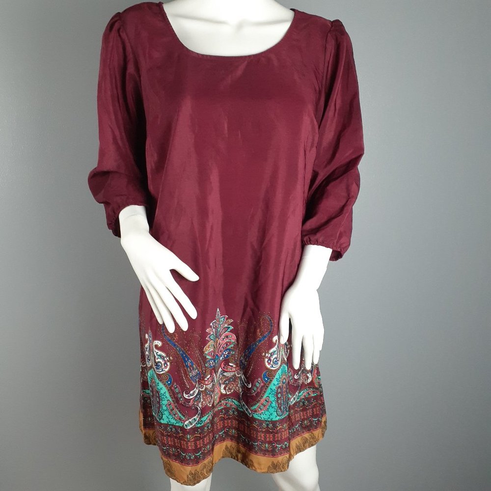 BeBop Iridescent Red Paisley Print Shift Dress